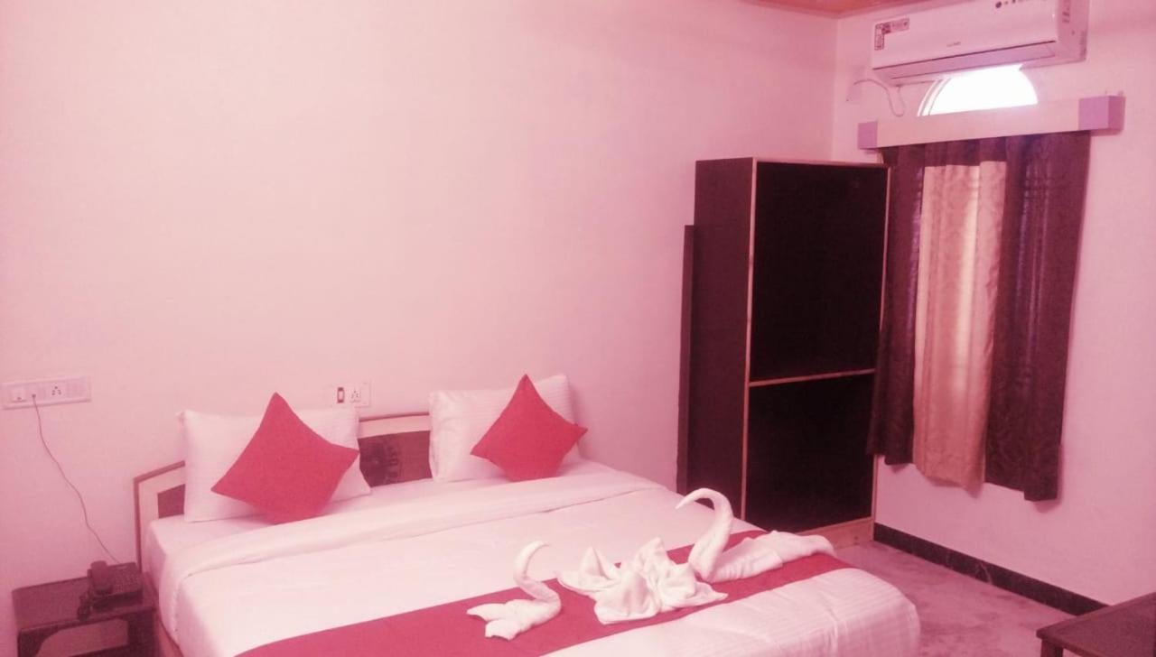 Hotel Rajkamal International Udaipur Eksteriør billede
