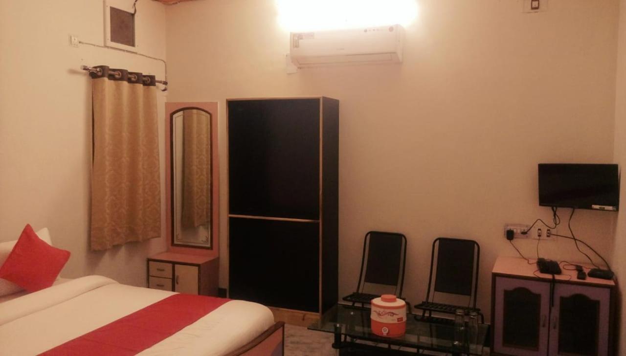 Hotel Rajkamal International Udaipur Eksteriør billede